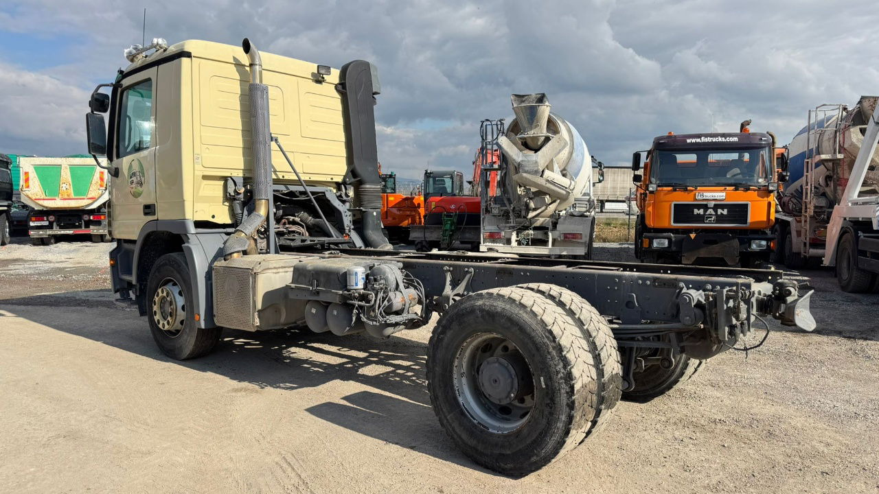 Mercedes-Benz 1832 4x2 chassis - motor brake - full spring - 캡 새시 트럭 : 사진 5 Mercedes-Benz 1832 4x2 chassis - motor brake - full spring - 캡 새시 트럭 : 사진 5
