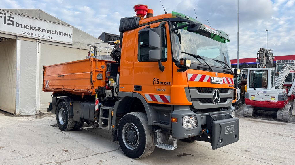 Mercedes-Benz Actros 1832 AK tipper 4x4 - crane Fassi 9.2M - remote control - 덤프트럭 : 사진 4 Mercedes-Benz Actros 1832 AK tipper 4x4 - crane Fassi 9.2M - remote control - 덤프트럭 : 사진 4