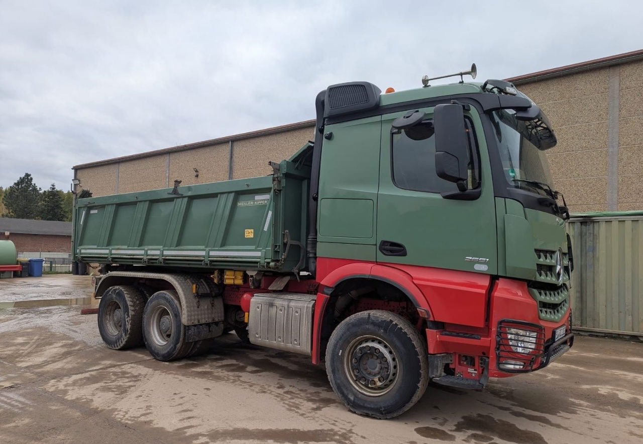 Mercedes-Benz Actros 2651 6X4 meiller bordmatic tipper - 덤프트럭 : 사진 1 Mercedes-Benz Actros 2651 6X4 meiller bordmatic tipper - 덤프트럭 : 사진 1