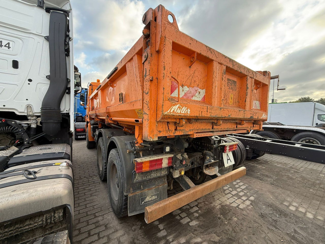 Mercedes-Benz Actros 3346 K 6x4 bordmatic - 3 pedals - 덤프트럭 : 사진 3 Mercedes-Benz Actros 3346 K 6x4 bordmatic - 3 pedals - 덤프트럭 : 사진 3