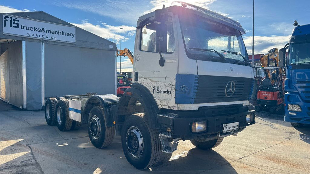 Mercedes-Benz SK 3234 8x4 chassis - 캡 새시 트럭 : 사진 3 Mercedes-Benz SK 3234 8x4 chassis - 캡 새시 트럭 : 사진 3