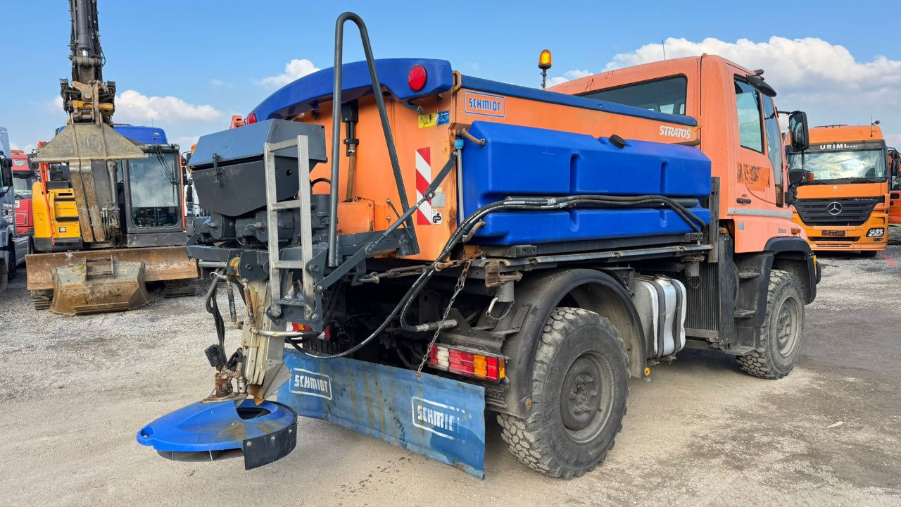 Mercedes-Benz Unimog U300 4x4 - Schmidt salt spreader 3m3 - 트럭 : 사진 5 Mercedes-Benz Unimog U300 4x4 - Schmidt salt spreader 3m3 - 트럭 : 사진 5