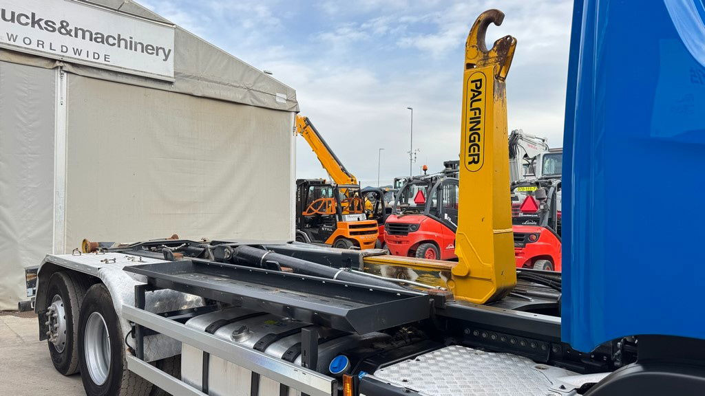 Scania P 360 6x2 palfinger abroll tipper - steering axle - 컨테이너 운반 장치/ 스와프 보디 트럭 : 사진 4 Scania P 360 6x2 palfinger abroll tipper - steering axle - 컨테이너 운반 장치/ 스와프 보디 트럭 : 사진 4