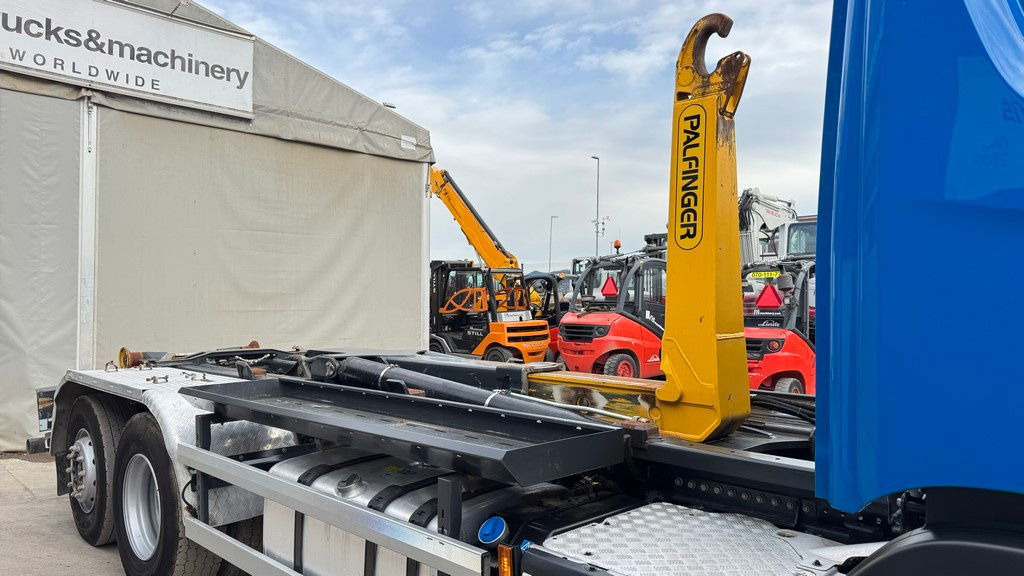 Scania P 360 6x2 palfinger abroll tipper - steering axle - 컨테이너 운반 장치/ 스와프 보디 트럭 : 사진 4 Scania P 360 6x2 palfinger abroll tipper - steering axle - 컨테이너 운반 장치/ 스와프 보디 트럭 : 사진 4