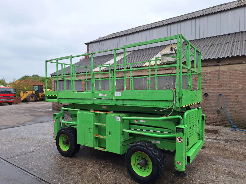 Skyjack SJ-8831 - 시저 리프트 : 사진 3 Skyjack SJ-8831 - 시저 리프트 : 사진 3