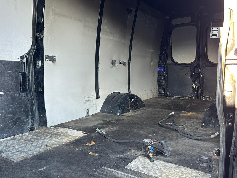 패널 밴 Iveco 50C18 : 사진 9 패널 밴 Iveco 50C18 : 사진 9