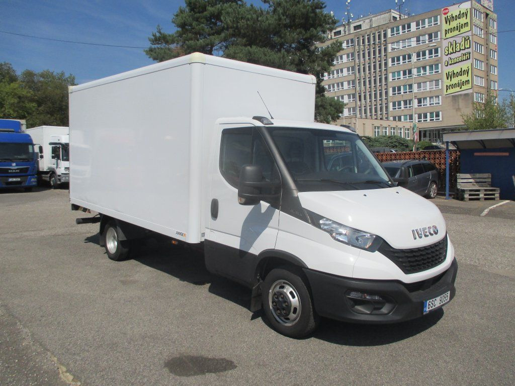 Iveco 35S16 Daily EURO 6 - 패널 밴 : 사진 3 Iveco 35S16 Daily EURO 6 - 패널 밴 : 사진 3