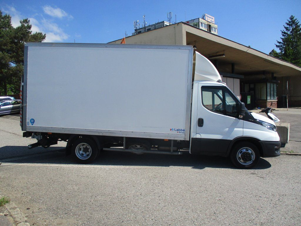 Iveco Daily 35C16 3.0 - 박스 밴 : 사진 4 Iveco Daily 35C16 3.0 - 박스 밴 : 사진 4