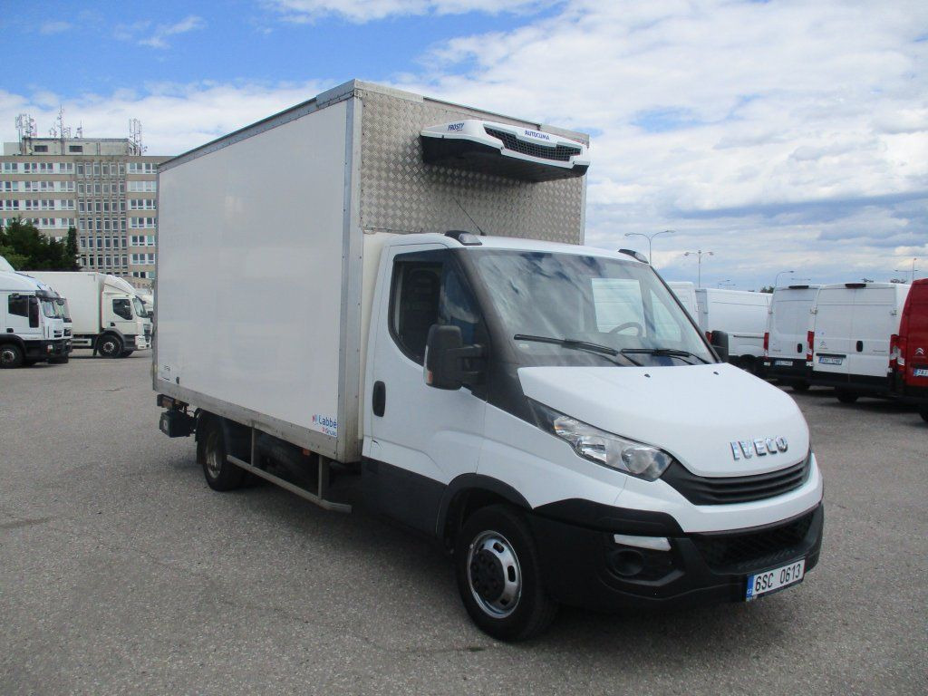 Iveco Daily 35C16 Dhollandia - 냉동 밴 : 사진 3 Iveco Daily 35C16 Dhollandia - 냉동 밴 : 사진 3