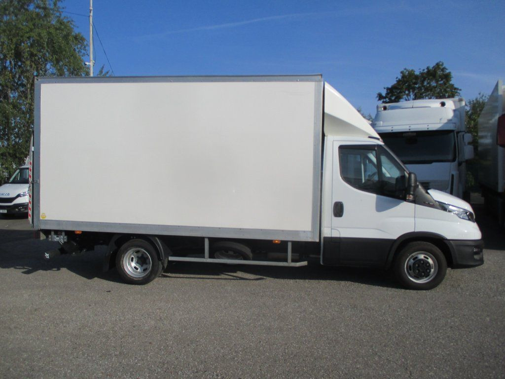 Iveco Daily 35C16 - 박스 밴 : 사진 4 Iveco Daily 35C16 - 박스 밴 : 사진 4