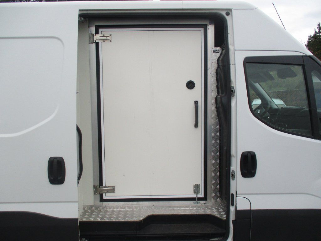Iveco Daily 35C16 - 냉동 밴 : 사진 4 Iveco Daily 35C16 - 냉동 밴 : 사진 4
