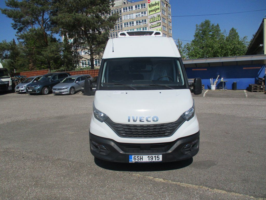 Iveco Daily 35S16 2.3L - 냉동 밴 : 사진 2 Iveco Daily 35S16 2.3L - 냉동 밴 : 사진 2