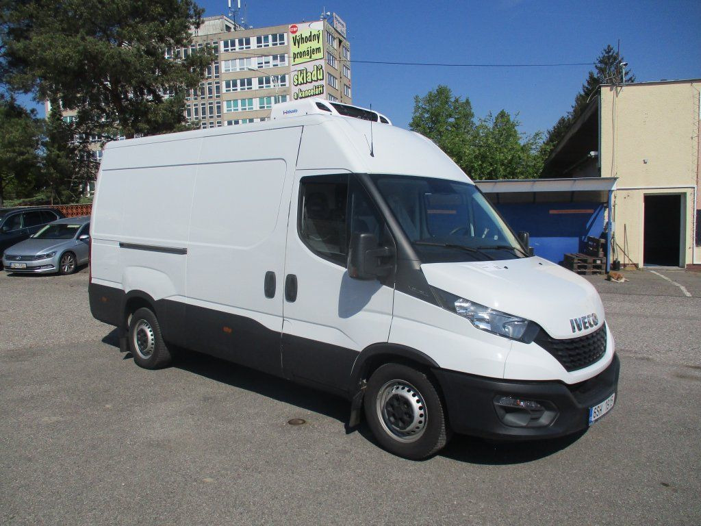Iveco Daily 35S16 2.3L - 냉동 밴 : 사진 3 Iveco Daily 35S16 2.3L - 냉동 밴 : 사진 3