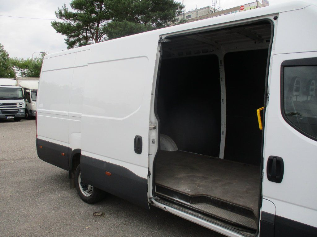 Iveco Daily 35S16 - 패널 밴 : 사진 5 Iveco Daily 35S16 - 패널 밴 : 사진 5