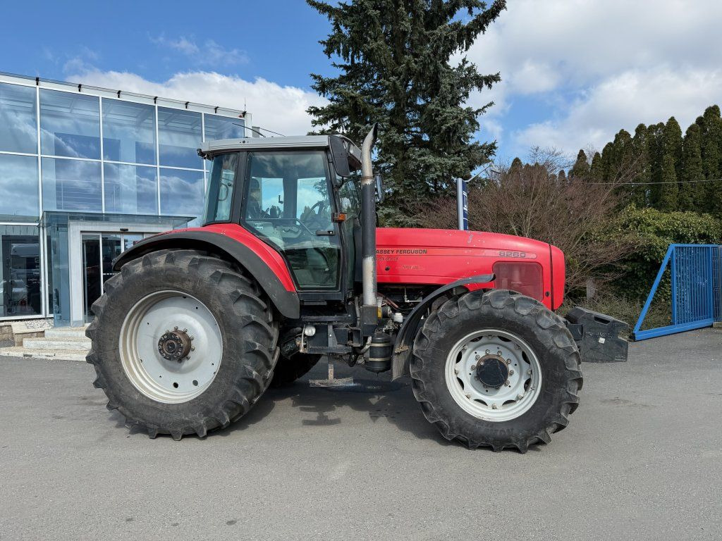 Massey Ferguson MF8260 - 장궤형 트랙터 : 사진 3 Massey Ferguson MF8260 - 장궤형 트랙터 : 사진 3
