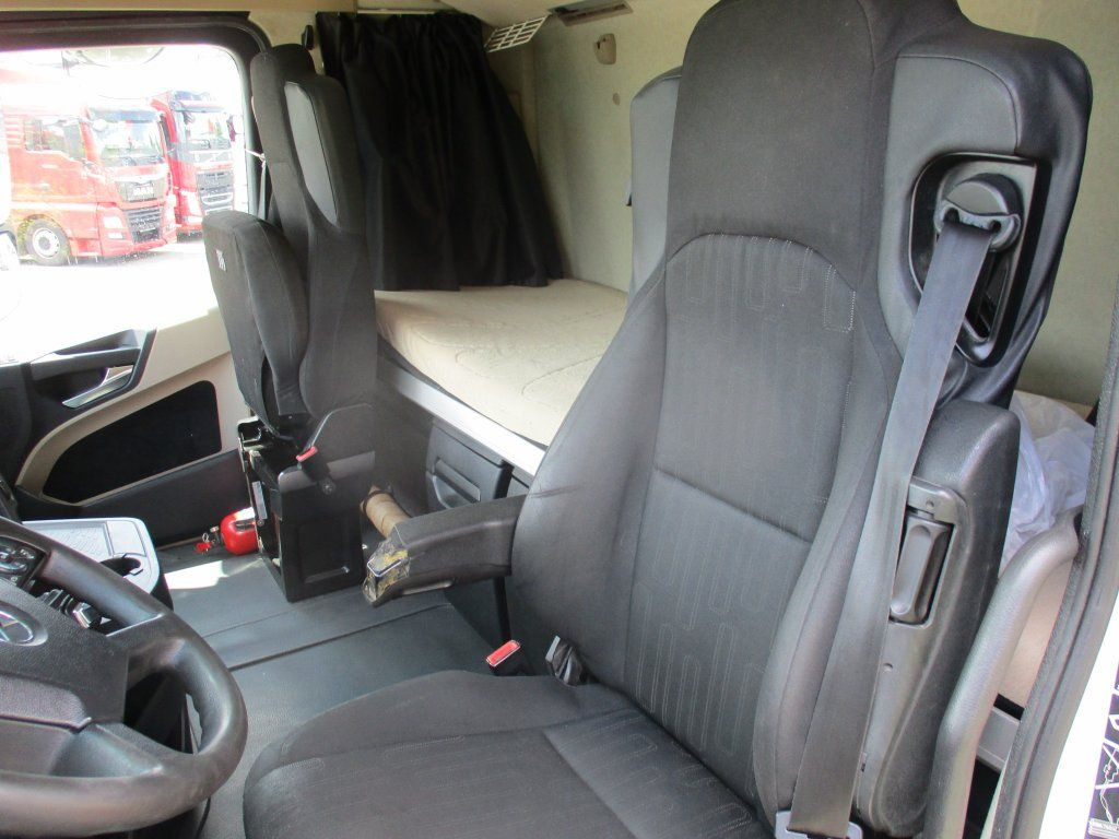 트랙터 유닛 Mercedes-Benz 1845 Actros EURO 6 MEGA/lowdeck : 사진 13