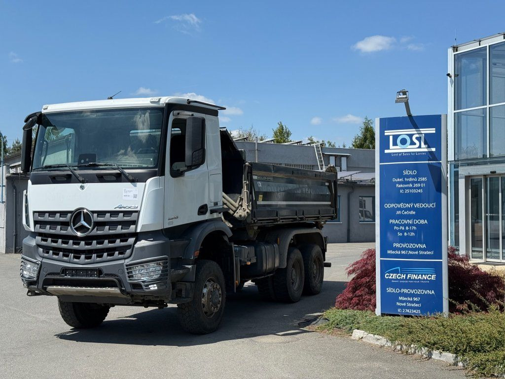 Mercedes-Benz 3343 Arocs 6x6 S3 EURO 6 - 덤프트럭 : 사진 2 Mercedes-Benz 3343 Arocs 6x6 S3 EURO 6 - 덤프트럭 : 사진 2