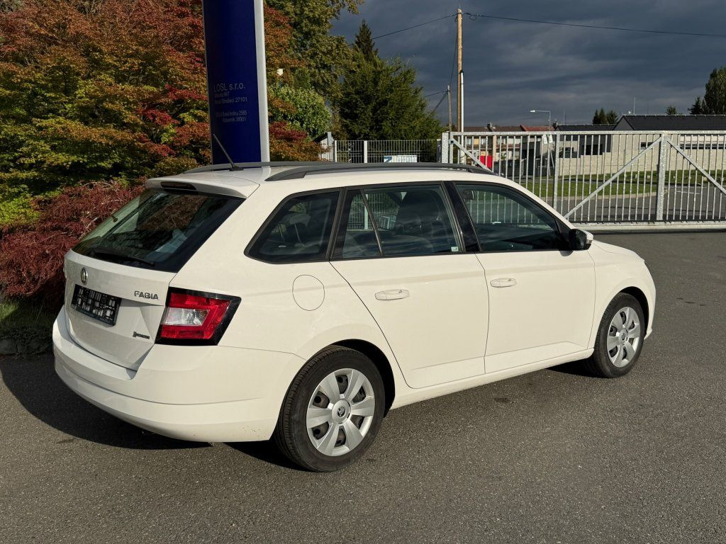 Skoda 1,4TDi kombi - 스테이션 왜건 : 사진 4 Skoda 1,4TDi kombi - 스테이션 왜건 : 사진 4