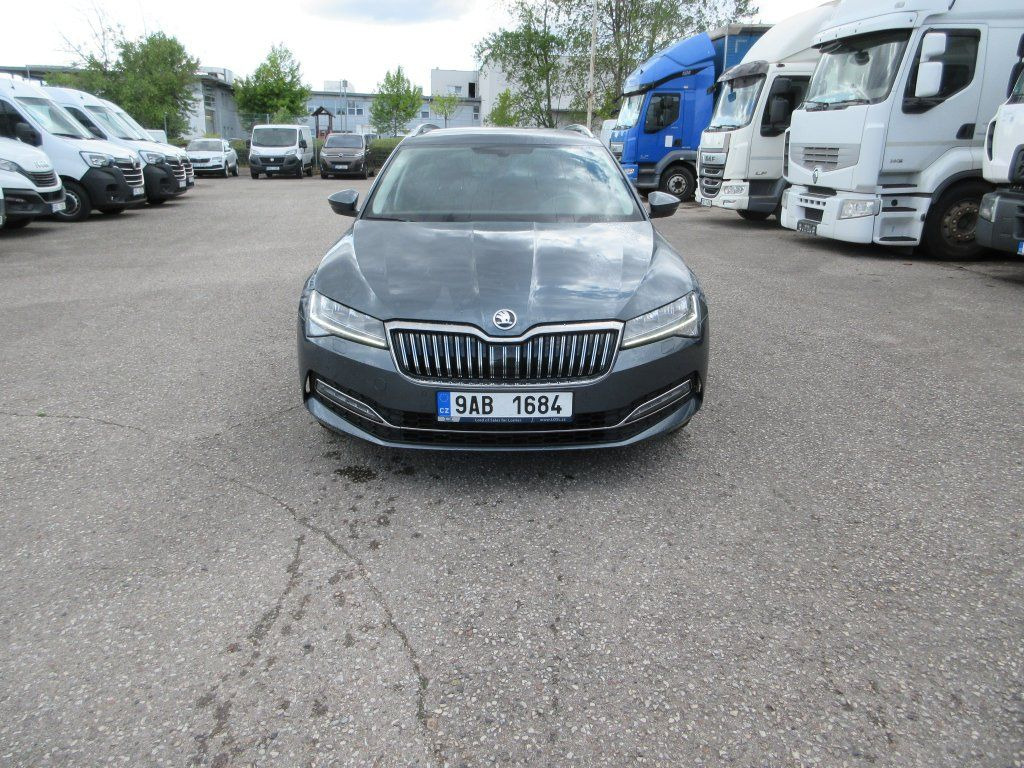 Skoda 2.0 Tdi  Style - 스테이션 왜건 : 사진 4 Skoda 2.0 Tdi  Style - 스테이션 왜건 : 사진 4