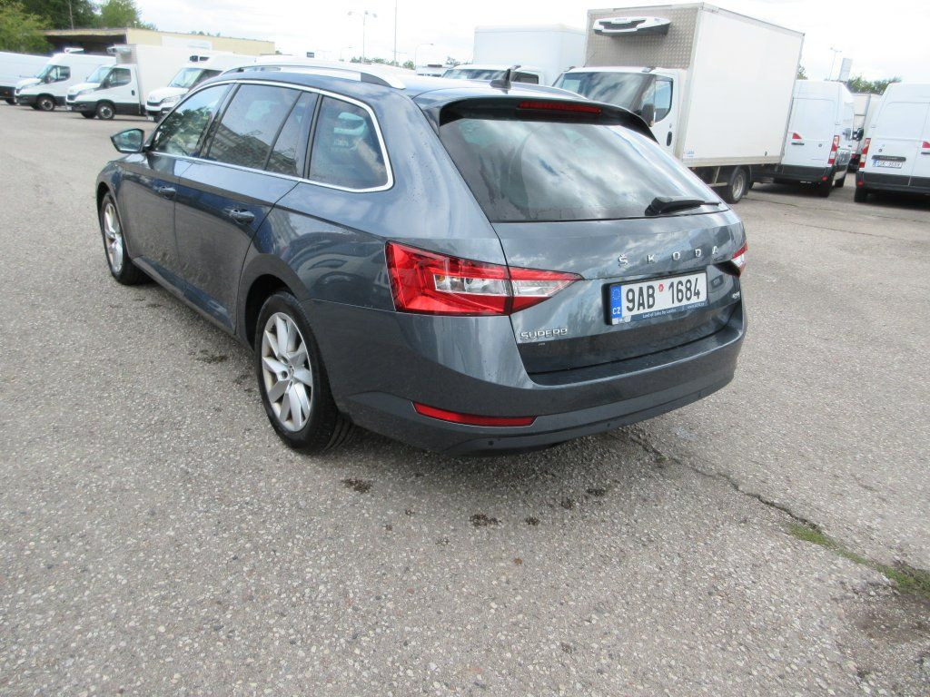 Skoda 2.0 Tdi  Style - 스테이션 왜건 : 사진 5 Skoda 2.0 Tdi  Style - 스테이션 왜건 : 사진 5