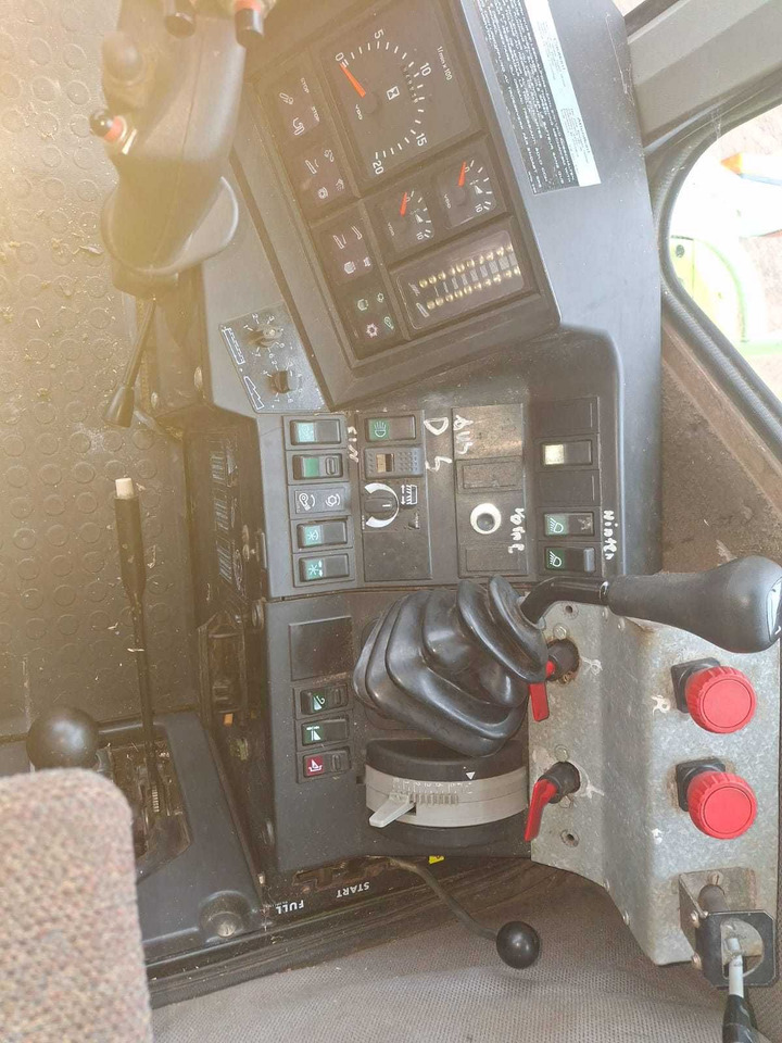 Claas dominator 118 sl Maxi - 콤바인 수확기 : 사진 2 Claas dominator 118 sl Maxi - 콤바인 수확기 : 사진 2