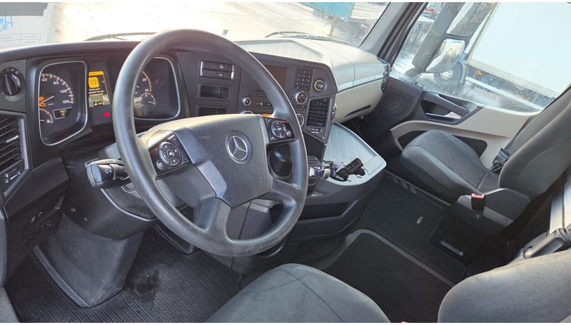 Mercedes-Benz Actros 1845 - 트랙터 유닛 : 사진 5 Mercedes-Benz Actros 1845 - 트랙터 유닛 : 사진 5