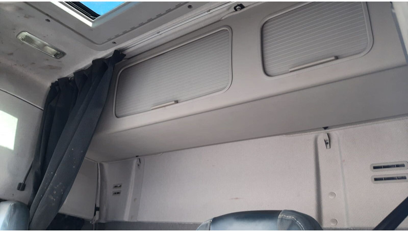Volvo FM 370 - 커튼사이더 트럭 : 사진 5 Volvo FM 370 - 커튼사이더 트럭 : 사진 5