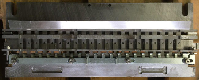 GBC AP-2 automatic punching machine - 제본기 : 사진 4 GBC AP-2 automatic punching machine - 제본기 : 사진 4