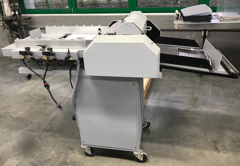 Graphic Whizard CreaseMaster Plus - automatic grooving, slotting, creasing and perforating machine - 인쇄 기계 : 사진 2 Graphic Whizard CreaseMaster Plus - automatic grooving, slotting, creasing and perforating machine - 인쇄 기계 : 사진 2