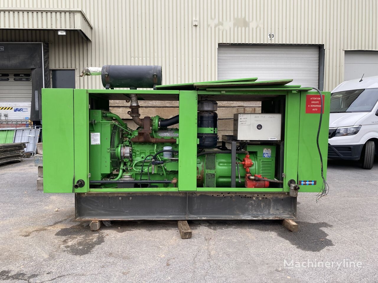 IVECO 100 kVa 8061 - 발전기 세트 : 사진 1 IVECO 100 kVa 8061 - 발전기 세트 : 사진 1