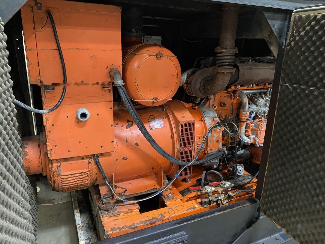 IVECO 250 kVa 8210SRI - 발전기 세트 : 사진 4 IVECO 250 kVa 8210SRI - 발전기 세트 : 사진 4