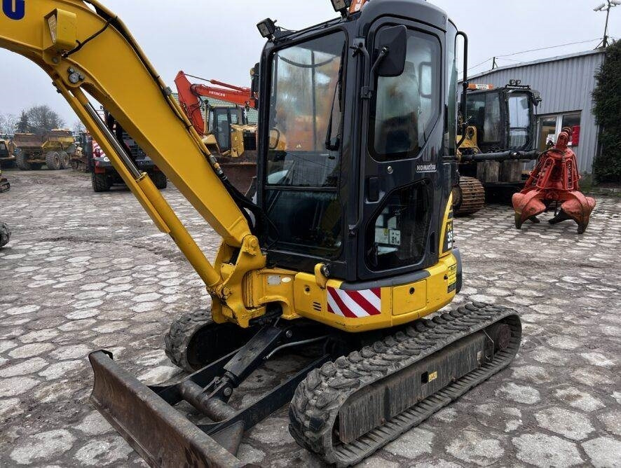 Komatsu PC35 MR-3 - 미니 굴삭기 : 사진 2 Komatsu PC35 MR-3 - 미니 굴삭기 : 사진 2
