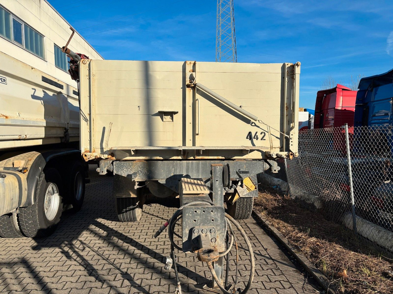 Carnehl Tandem /BPW/ Luftfederung/ Rollplane Carnehl Tandem /BPW/ Luftfederung/ Rollplane - 덤프 트레일러 : 사진 4 Carnehl Tandem /BPW/ Luftfederung/ Rollplane Carnehl Tandem /BPW/ Luftfederung/ Rollplane - 덤프 트레일러 : 사진 4