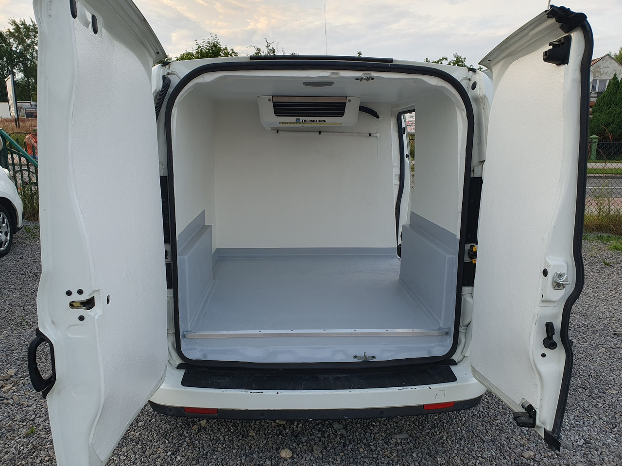 FIAT DOBLO CHLODNIA THERMOKING KLIMA EURO6 - 냉동 밴 : 사진 1 FIAT DOBLO CHLODNIA THERMOKING KLIMA EURO6 - 냉동 밴 : 사진 1