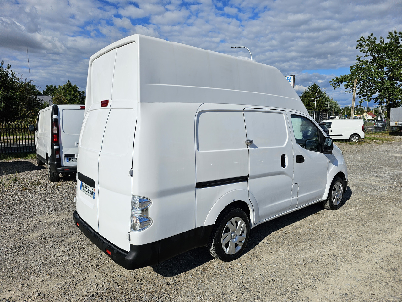 NISSAN E-NV200  ELEKTRYCZNY 40 KV 250 km klima kamera - 소형 밴, 전기 밴 : 사진 4 NISSAN E-NV200  ELEKTRYCZNY 40 KV 250 km klima kamera - 소형 밴, 전기 밴 : 사진 4