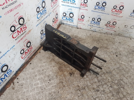 Case 5120, 5130, 5150, 5220 Rail Support Rh 1531066c1, T104005 - 운전실 서스펜션 : 사진 4 Case 5120, 5130, 5150, 5220 Rail Support Rh 1531066c1, T104005 - 운전실 서스펜션 : 사진 4