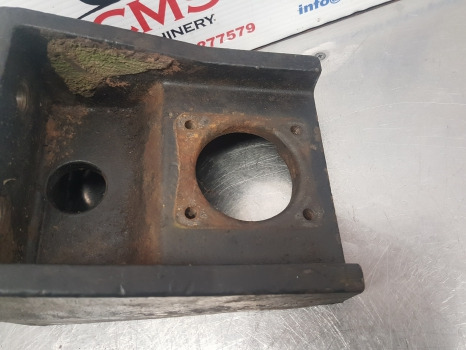 Case Maxxum 5120, 5140, 5130, 5240 Cab Front Support 1530867c1, 120205a2 - 운전실 서스펜션 : 사진 5 Case Maxxum 5120, 5140, 5130, 5240 Cab Front Support 1530867c1, 120205a2 - 운전실 서스펜션 : 사진 5