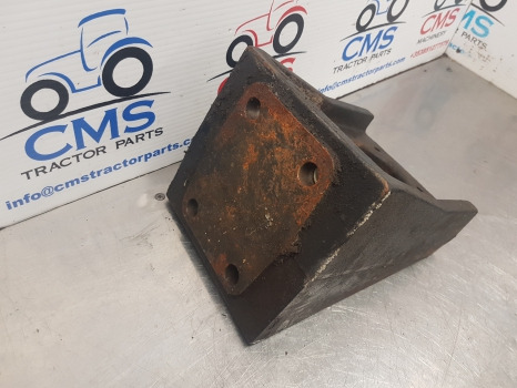 Case Maxxum 5120, 5140, 5130, 5240 Cab Front Support 1530867c1, 120205a2 - 운전실 서스펜션 : 사진 4 Case Maxxum 5120, 5140, 5130, 5240 Cab Front Support 1530867c1, 120205a2 - 운전실 서스펜션 : 사진 4