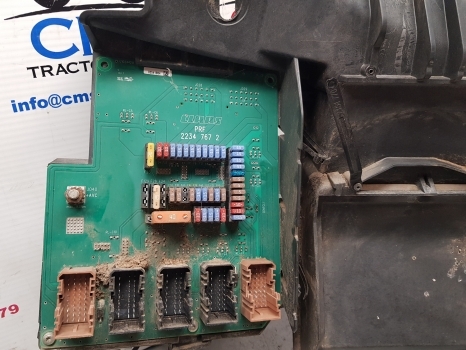 Claas Arion Axion Series Ecu, Fuse Box Kit 26134830, 22347672, 0026134830 - 퓨즈 장궤형 트랙터 용 : 사진 4 Claas Arion Axion Series Ecu, Fuse Box Kit 26134830, 22347672, 0026134830 - 퓨즈 장궤형 트랙터 용 : 사진 4