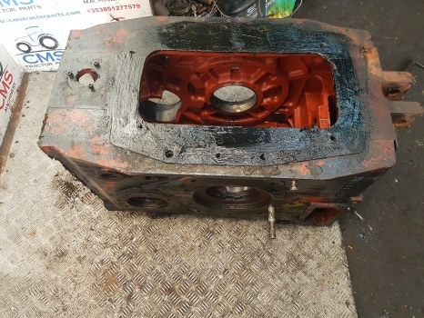 Deutz Dxbis 110, 85, 90 Transmission Back Housing 02388963, 4328896rk, 4328896r - 기어박스 및 부품 장궤형 트랙터 용 : 사진 1 Deutz Dxbis 110, 85, 90 Transmission Back Housing 02388963, 4328896rk, 4328896r - 기어박스 및 부품 장궤형 트랙터 용 : 사진 1
