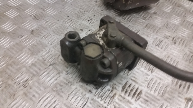 Fiat Tractor 980 Hydraulic Power Steering Pump With Rezervoir 5129481, 87569205 - 스티어링 펌프 장궤형 트랙터 용 : 사진 2 Fiat Tractor 980 Hydraulic Power Steering Pump With Rezervoir 5129481, 87569205 - 스티어링 펌프 장궤형 트랙터 용 : 사진 2