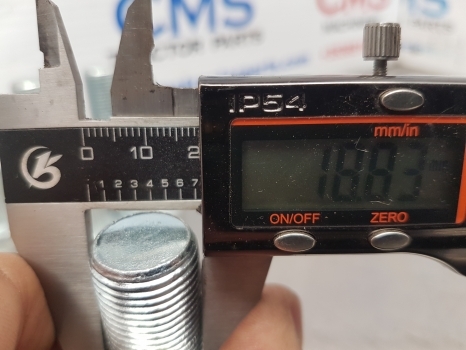 Ford 4610, 5610, 6610, 7610, 8210 Rear Wheel Stud 6x 83955490, E4nn1n118aa - 뒷 차축 장궤형 트랙터 용 : 사진 3 Ford 4610, 5610, 6610, 7610, 8210 Rear Wheel Stud 6x 83955490, E4nn1n118aa - 뒷 차축 장궤형 트랙터 용 : 사진 3