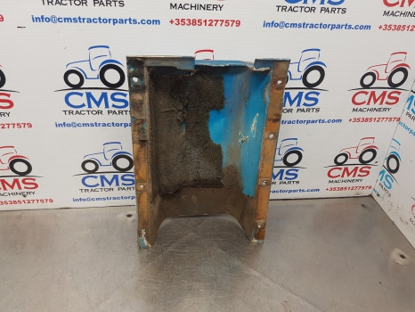 Ford 4610, 6610, 7710, 5610, 7410 Series Cab Steering Column Panel 83931786 - 운전실 및 내부 : 사진 4 Ford 4610, 6610, 7710, 5610, 7410 Series Cab Steering Column Panel 83931786 - 운전실 및 내부 : 사진 4