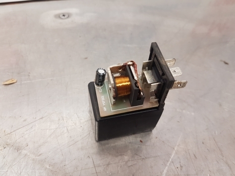 Ford 7840, 6640, 7740, 8240 Time Relay F0nn14n135ba, 84589329, 81867839 - 릴레이 장궤형 트랙터 용 : 사진 4 Ford 7840, 6640, 7740, 8240 Time Relay F0nn14n135ba, 84589329, 81867839 - 릴레이 장궤형 트랙터 용 : 사진 4