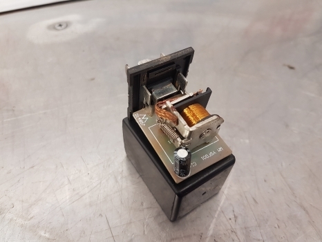 Ford 7840, 6640, 7740, 8240 Time Relay F0nn14n135ba, 84589329, 81867839 - 릴레이 장궤형 트랙터 용 : 사진 5 Ford 7840, 6640, 7740, 8240 Time Relay F0nn14n135ba, 84589329, 81867839 - 릴레이 장궤형 트랙터 용 : 사진 5