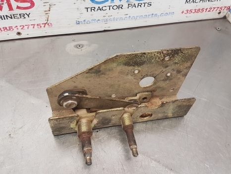 Ford 7840, 6640, 8360, 8160, Tm150 Wiper Motor Support 82024730, F0nn94031n75ab - 와이퍼 장궤형 트랙터 용 : 사진 2 Ford 7840, 6640, 8360, 8160, Tm150 Wiper Motor Support 82024730, F0nn94031n75ab - 와이퍼 장궤형 트랙터 용 : 사진 2