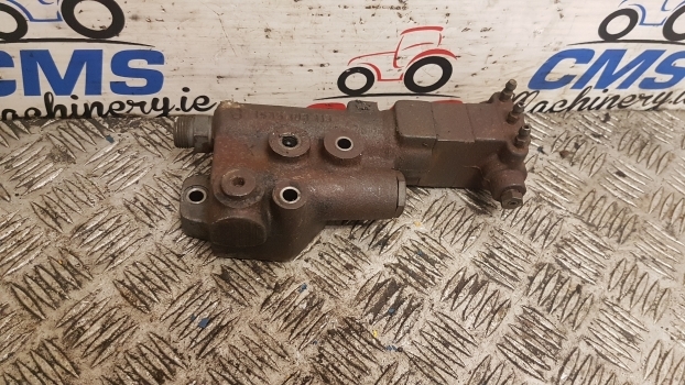 Ford, New Holland 40, Ts S. Trailer Brake Valve Distributor 81874969, 1535108113 - 브레이크 밸브 장궤형 트랙터 용 : 사진 1 Ford, New Holland 40, Ts S. Trailer Brake Valve Distributor 81874969, 1535108113 - 브레이크 밸브 장궤형 트랙터 용 : 사진 1