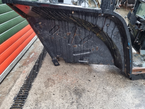 Ford New Holland 7740, 8240, 8340, 40 Series, Cab Frame 82005321 - 운전실 : 사진 5 Ford New Holland 7740, 8240, 8340, 40 Series, Cab Frame 82005321 - 운전실 : 사진 5