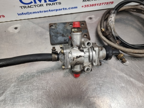 Ford New Holland Reifenfullen Control Valve Assy Reifenfullen - 유압 : 사진 5 Ford New Holland Reifenfullen Control Valve Assy Reifenfullen - 유압 : 사진 5