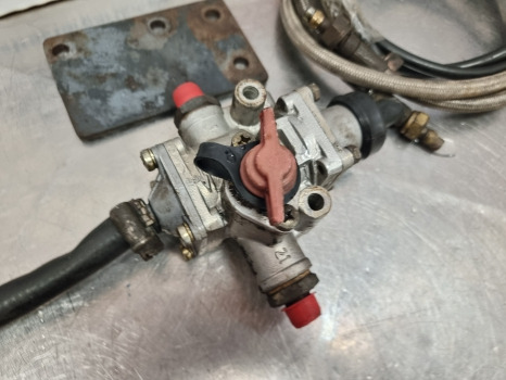 Ford New Holland Reifenfullen Control Valve Assy Reifenfullen - 유압 : 사진 3 Ford New Holland Reifenfullen Control Valve Assy Reifenfullen - 유압 : 사진 3